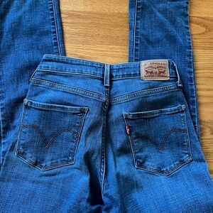 Levi’s Jeans Mid-rise skinny size 4